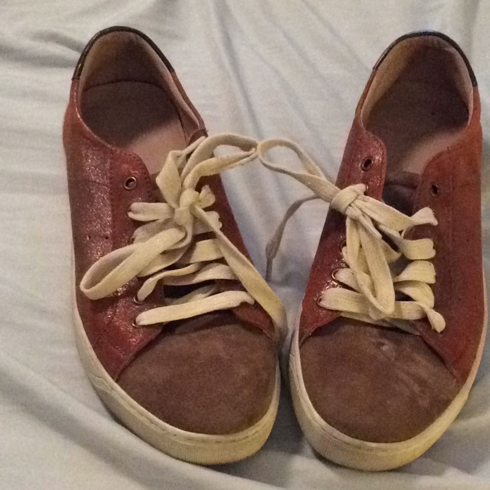 Johnston and Murphy athletic shoes